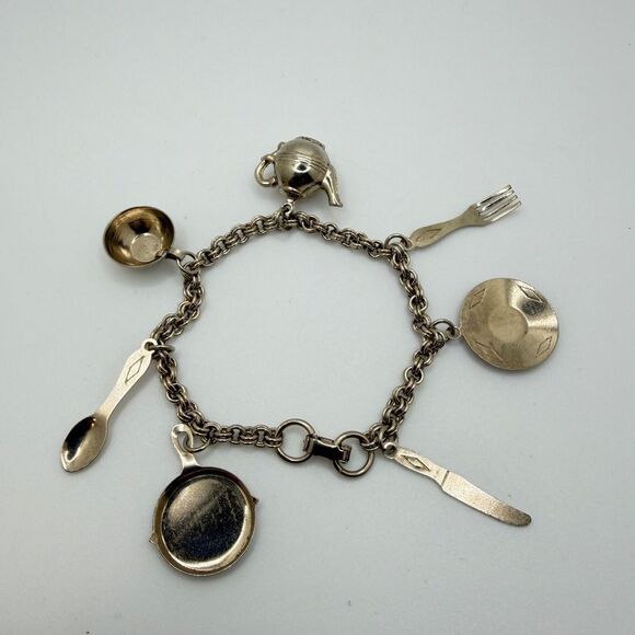 6.5" Vintage "Kitchen" charm bracelet in silver tone metal! - Picture 9 of 11
